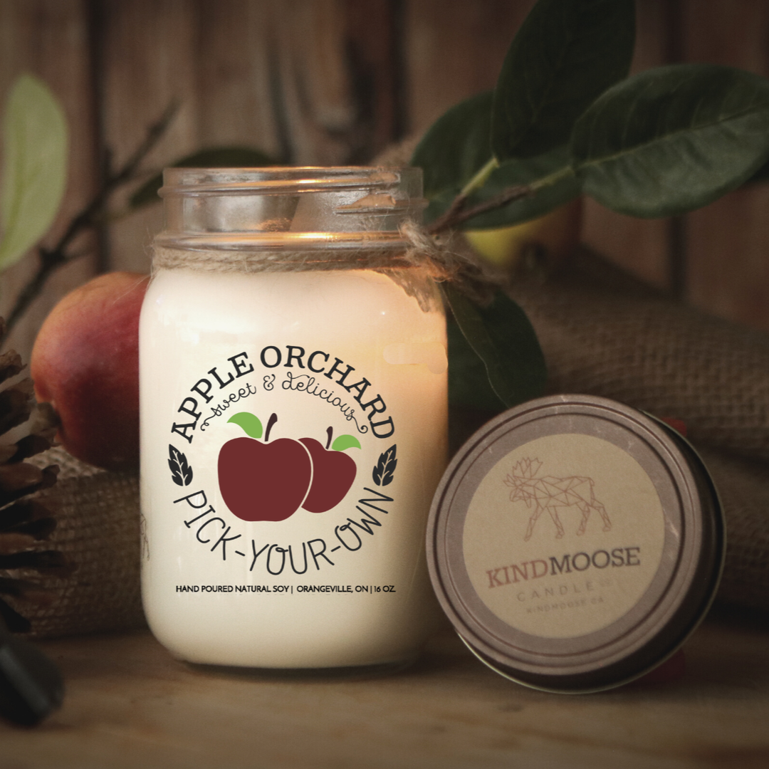 KINDMOOSE CANDLE CO 16 oz Candle Apple Pie / Distressed Bronze Apple Orchard - Sweet & Delicious
